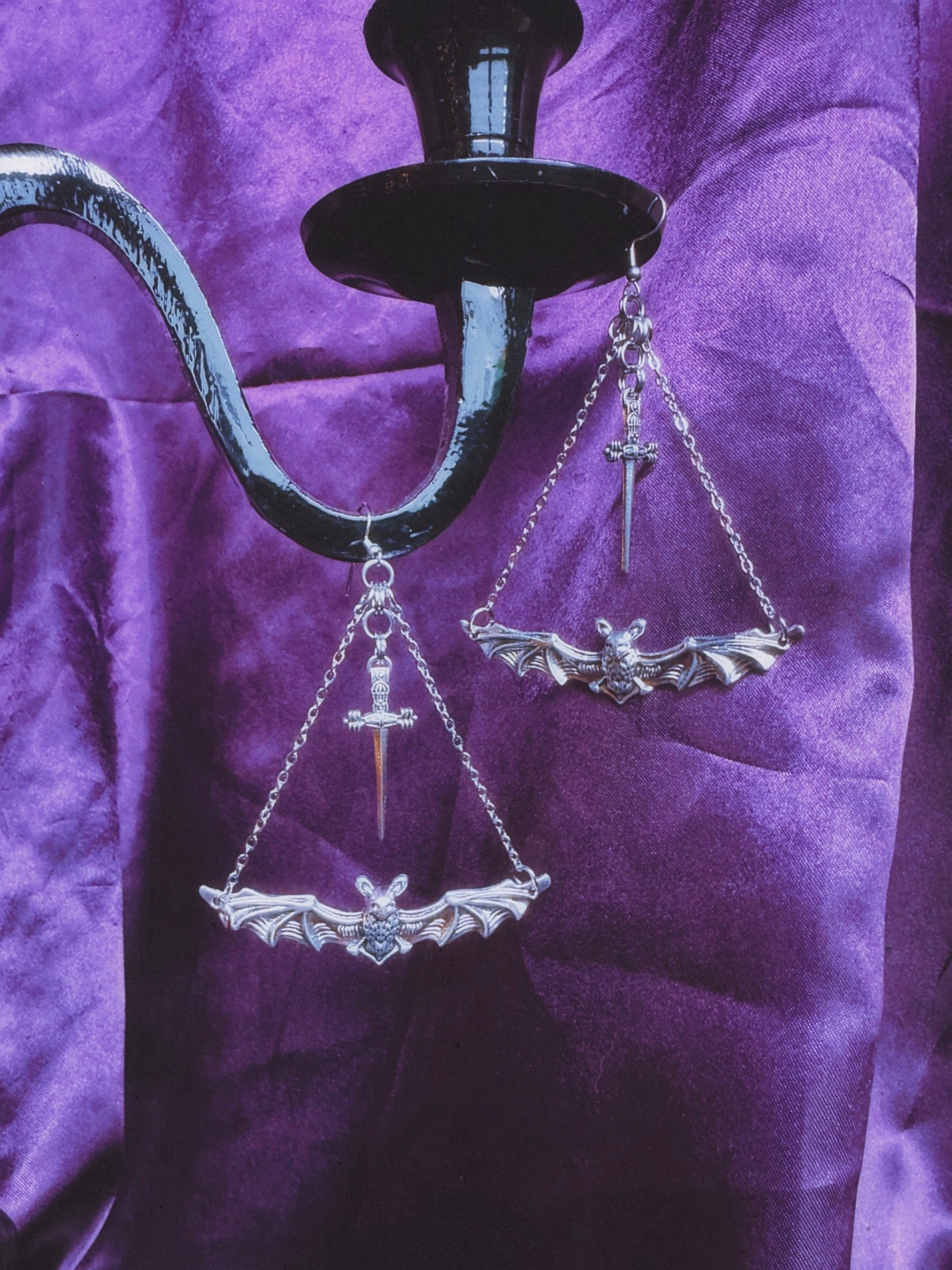 Vampyr Earrings